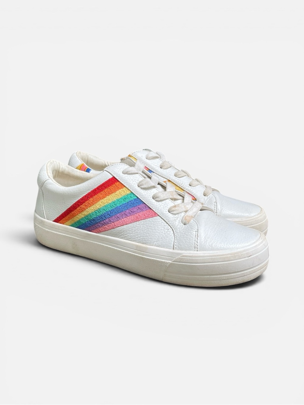 Gianni Bini "Day Dreamin" Rainbow White Leather Sneaker in White Sz 6 1/2 - Picture 2 of 9